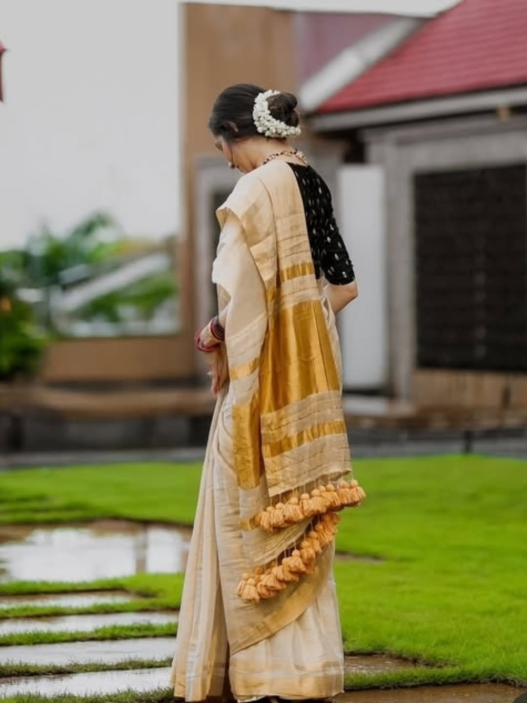 Tissue Mulcotton Golden Saree (Samvritha Saree)