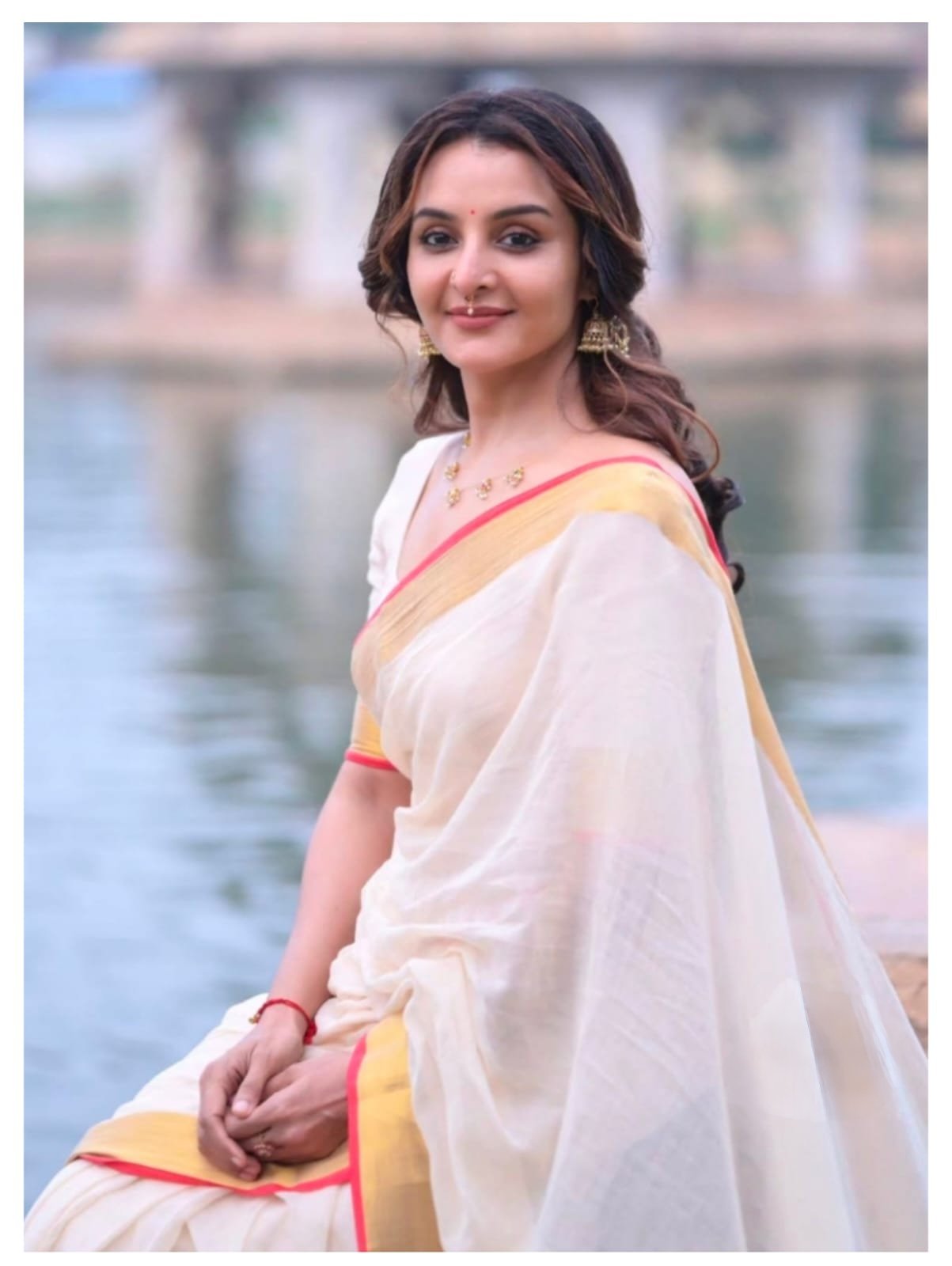 Mulcotton (Kasav with Red Border)- Manju Warrier Saree